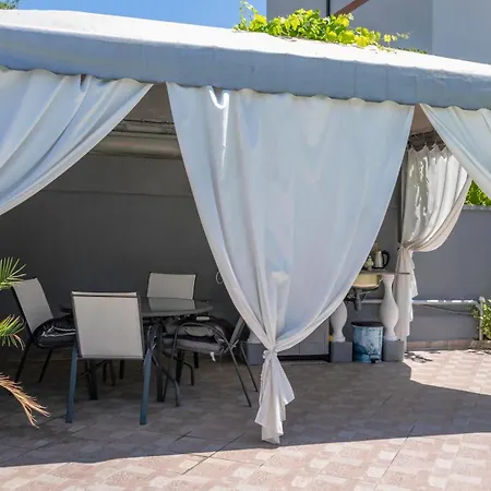 Vermoni 21 Pensión Chernomorets