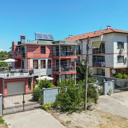 Vermoni 21 בית הארחה צ'רנומורץ